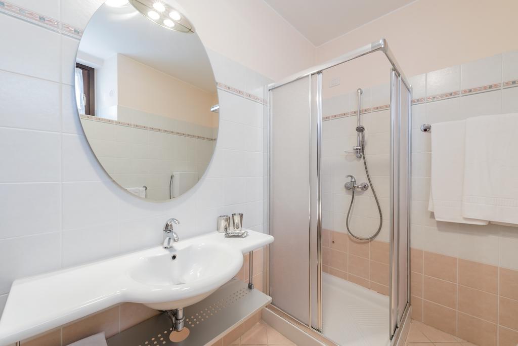 Villa Edy Apartments Tremezzina 外观 照片